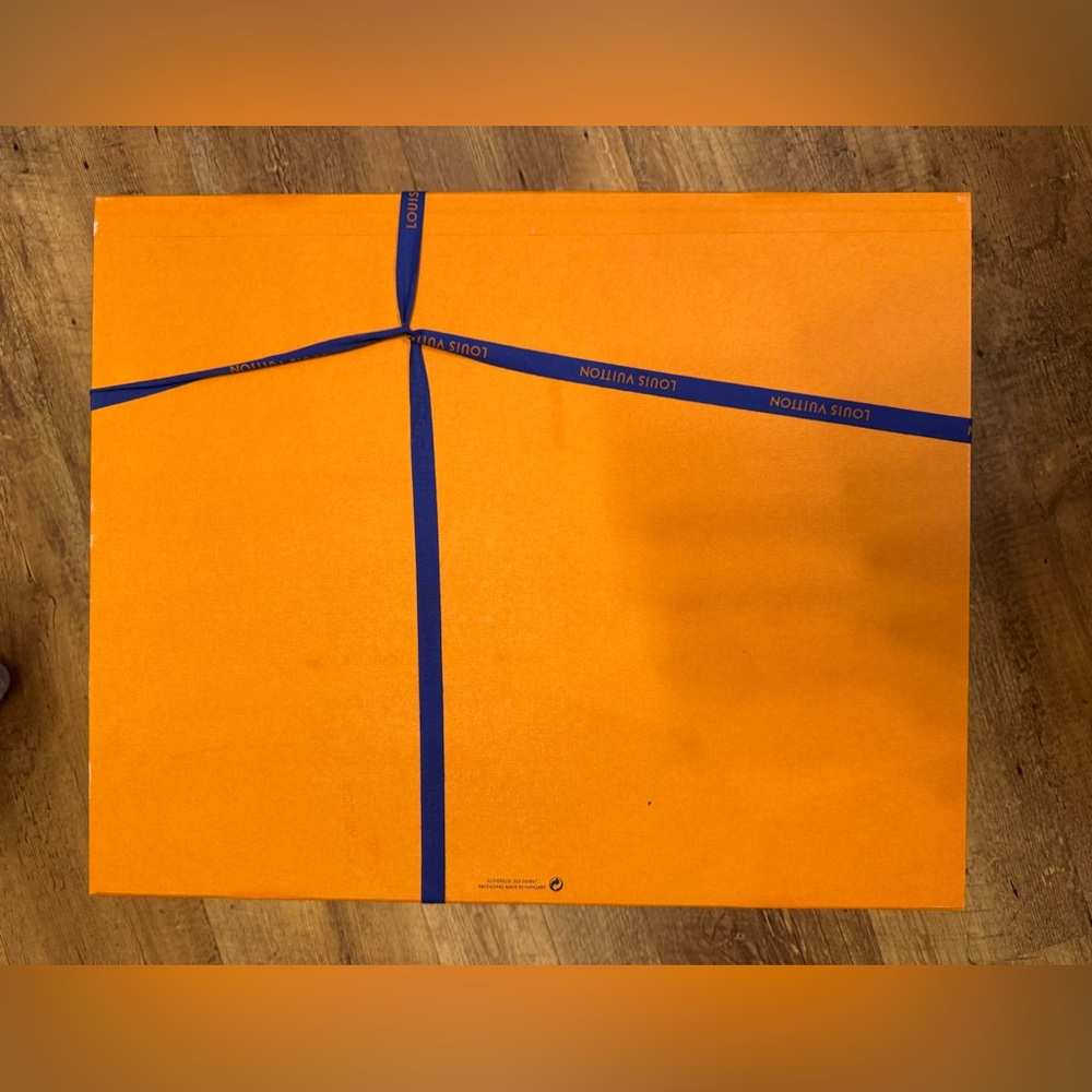 Large Louis Vuitton box - Picture 5 of 5